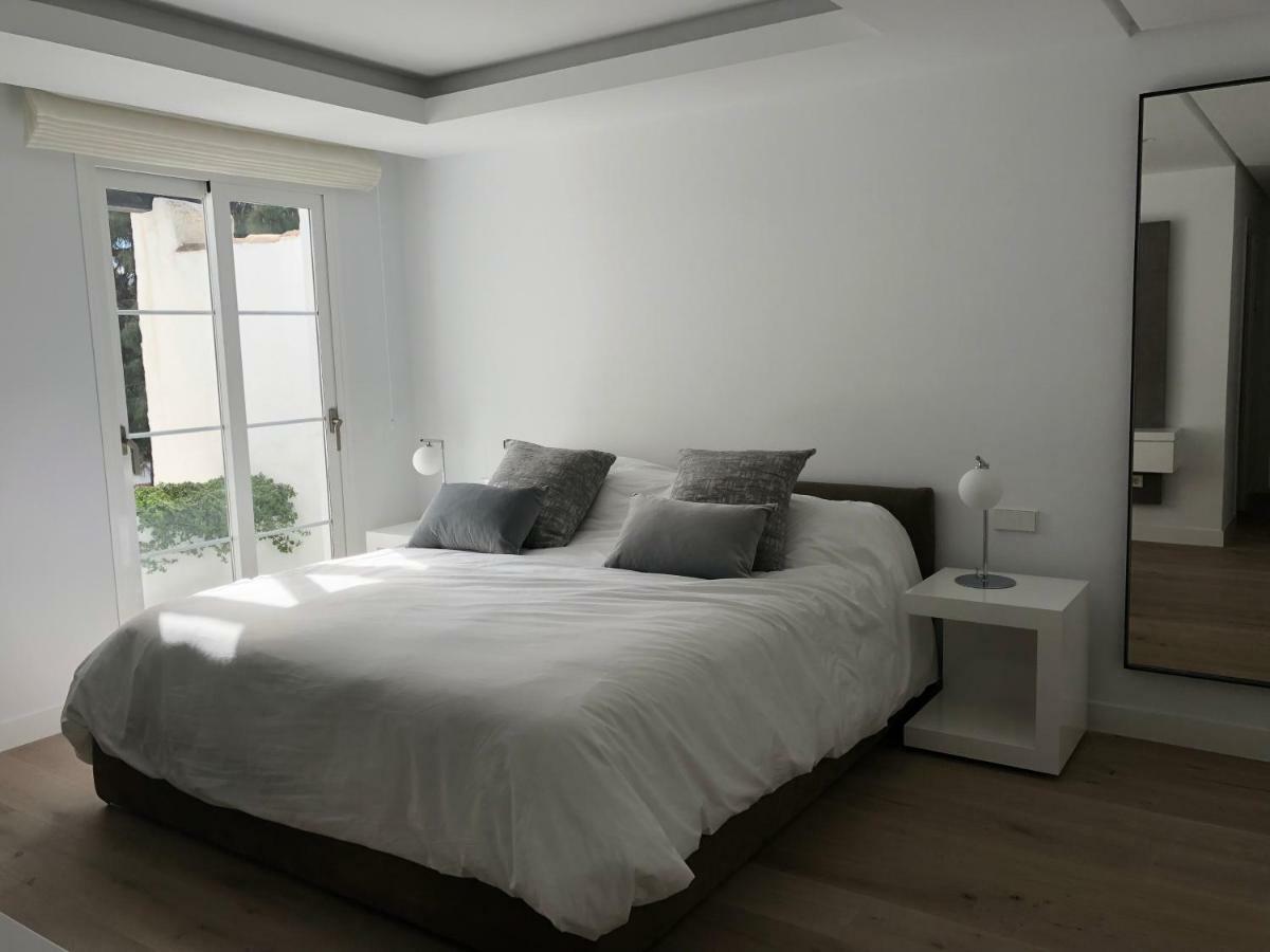Modern Apartment Puente Romano Марбеля Екстериор снимка