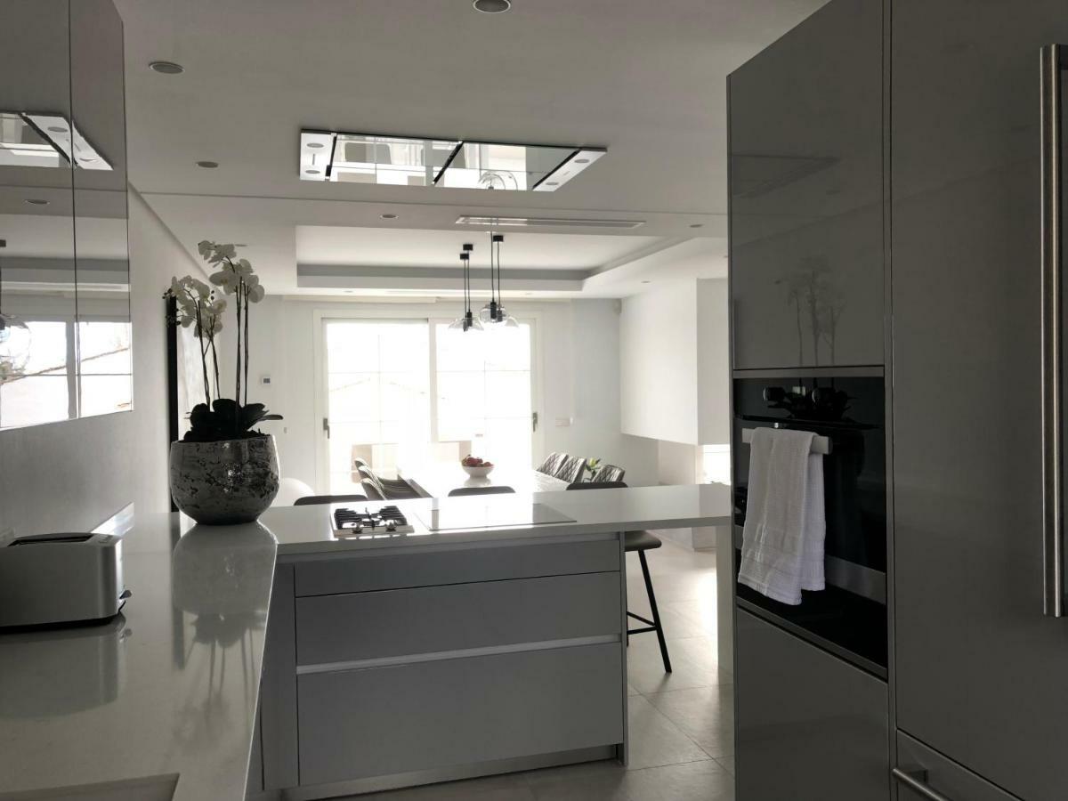 Modern Apartment Puente Romano Марбеля Екстериор снимка