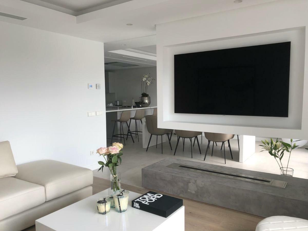 Modern Apartment Puente Romano Марбеля Екстериор снимка