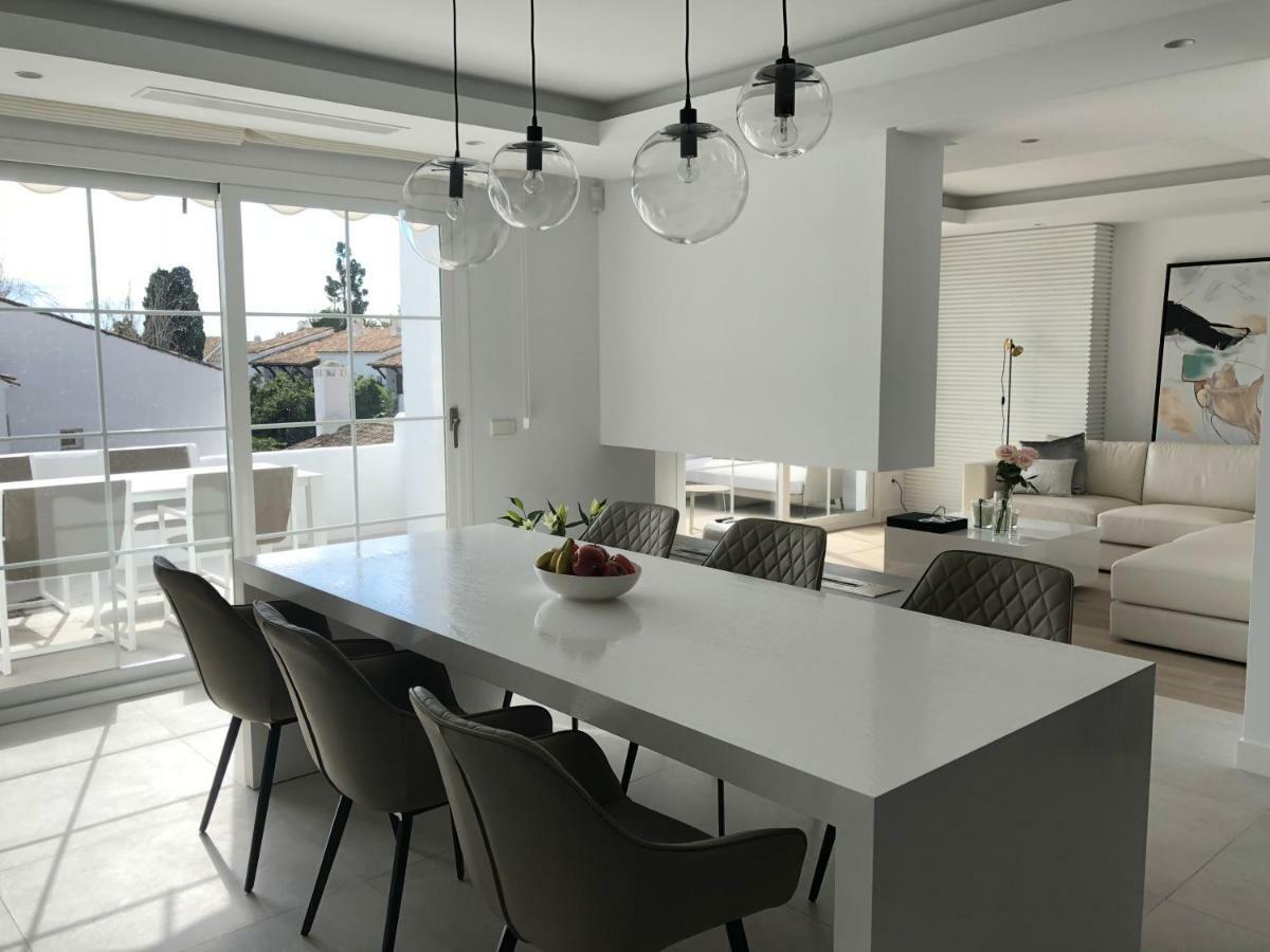 Modern Apartment Puente Romano Марбеля Екстериор снимка